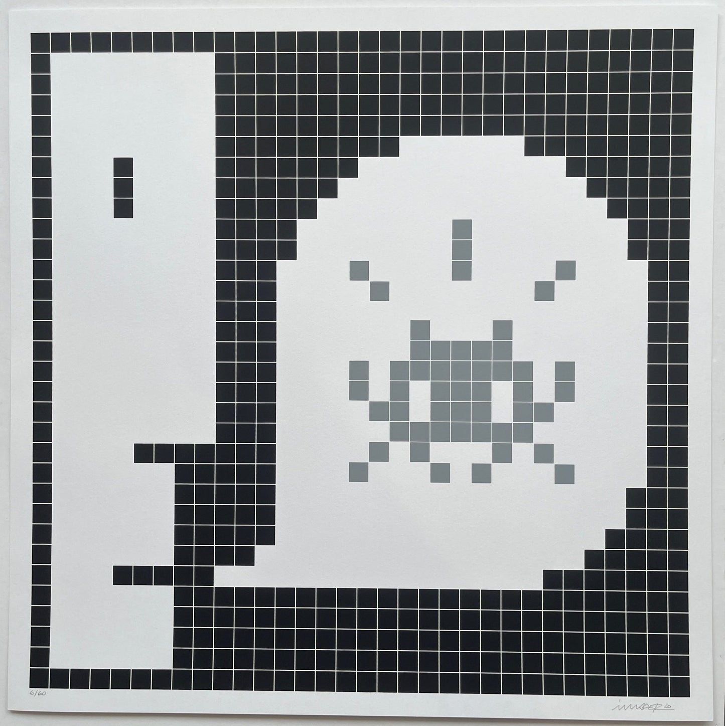 Invader - Alert : System Infected (Grey)
