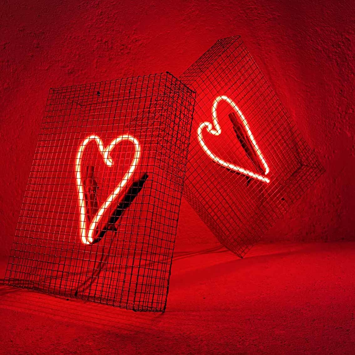 Andy Doig - Trembling Heart (Red)