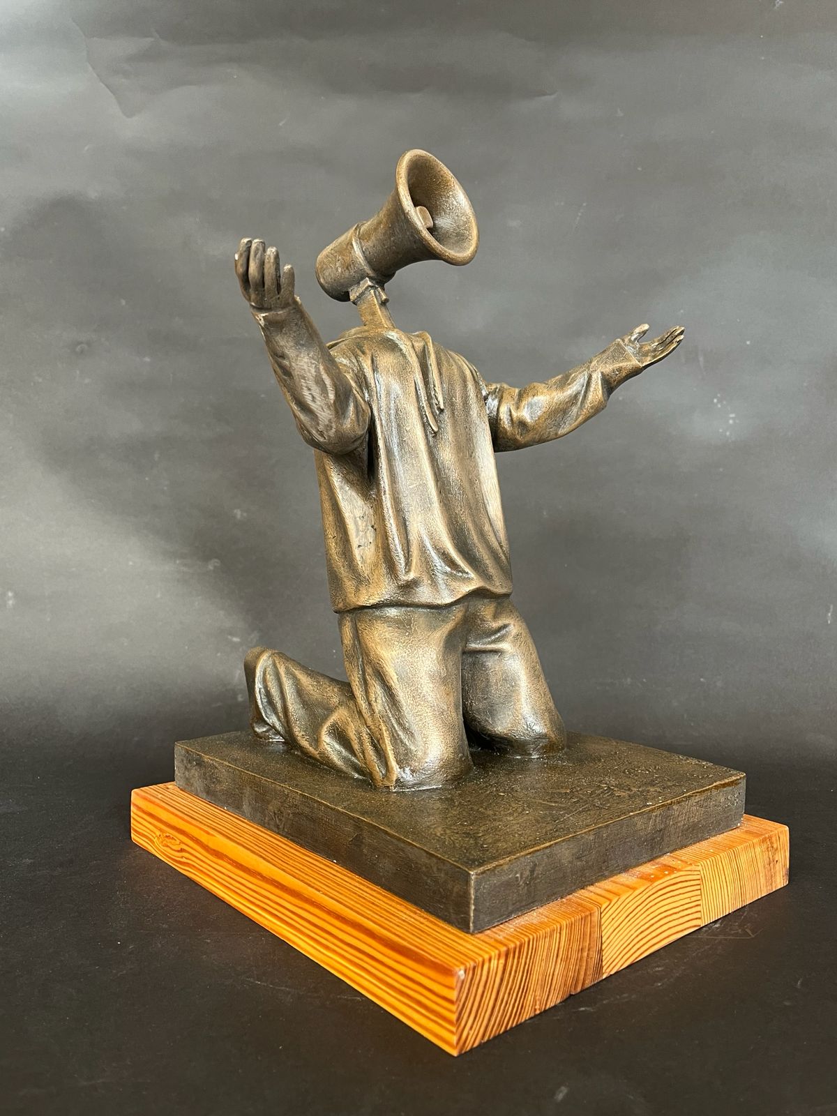 Hugo Farmer - Mini Ohm Boy (Bronze)