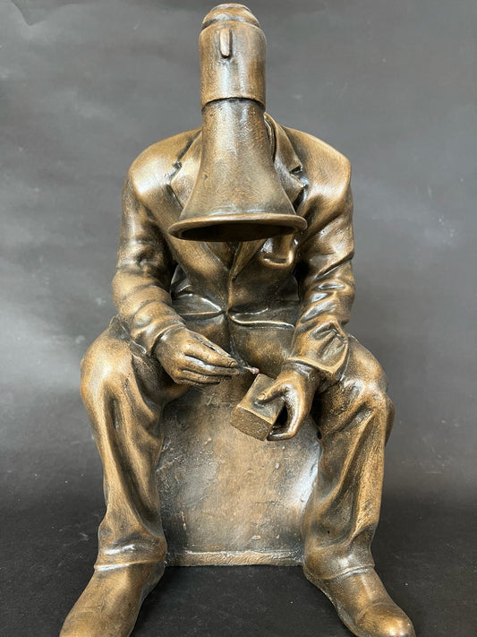 Hugo Farmer - Mini Ohm Boy Match (Bronze)