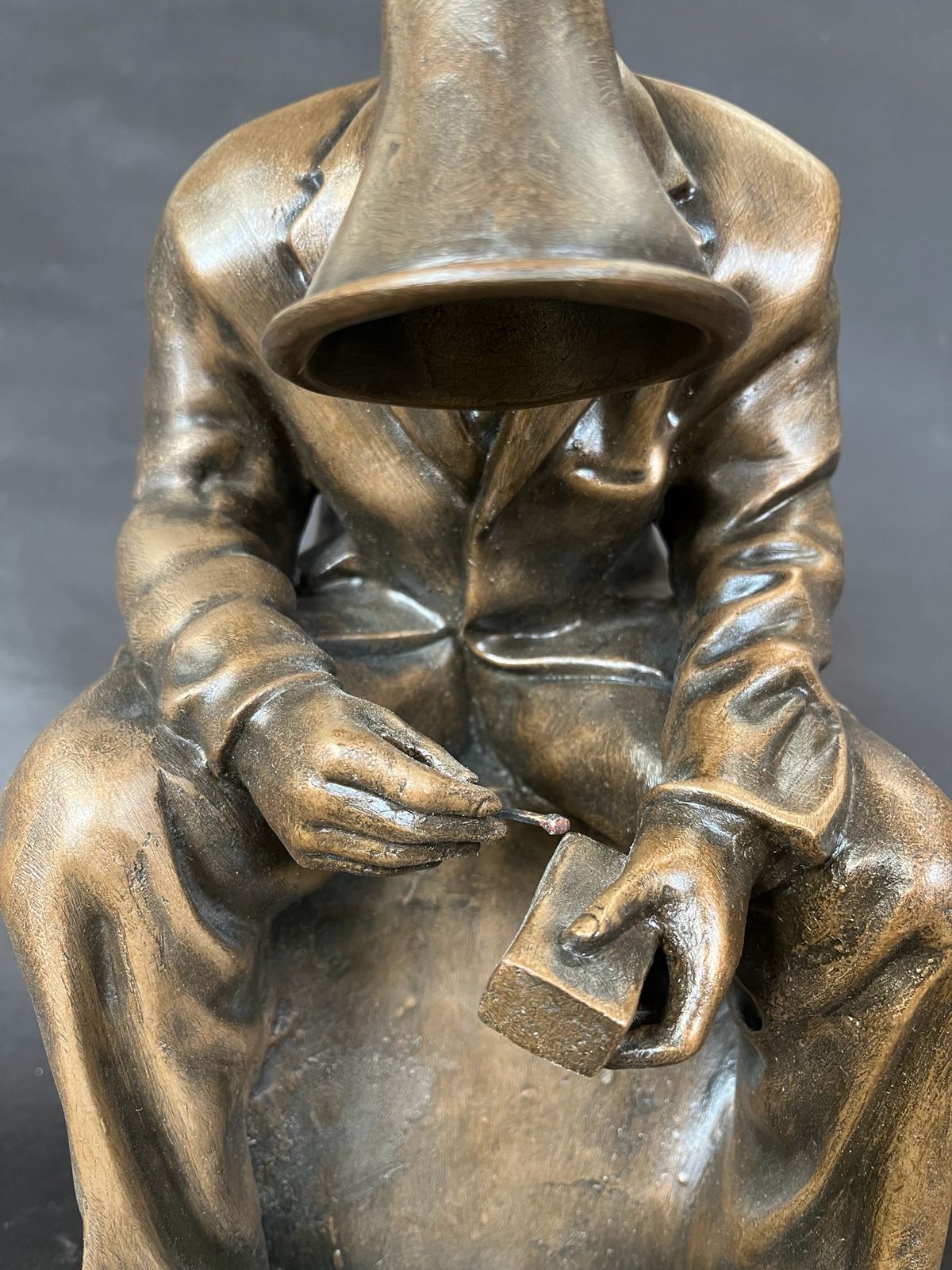 Hugo Farmer - Mini Ohm Boy Match (Bronze)