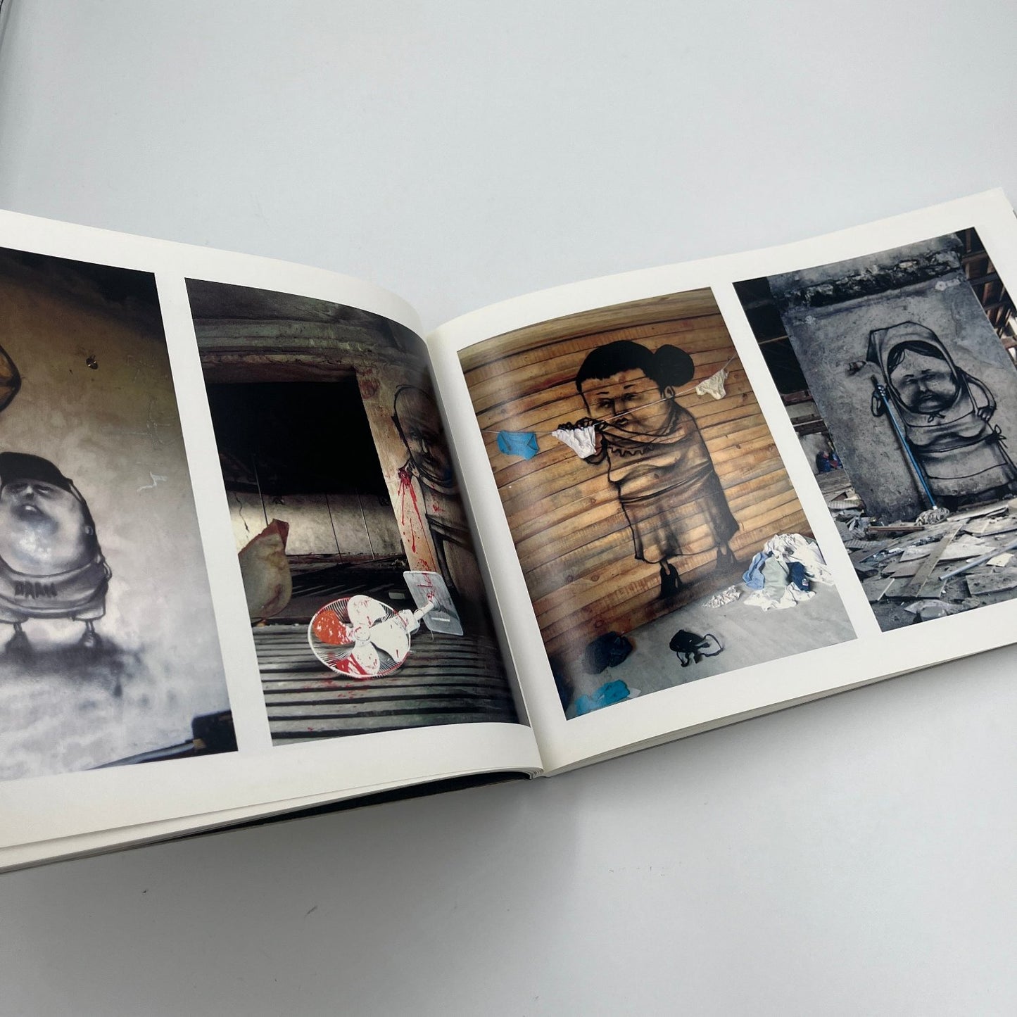 Hors Du Temps (Timeless) - Rare Graffiti Book from Colors Zoo. Early Dran!