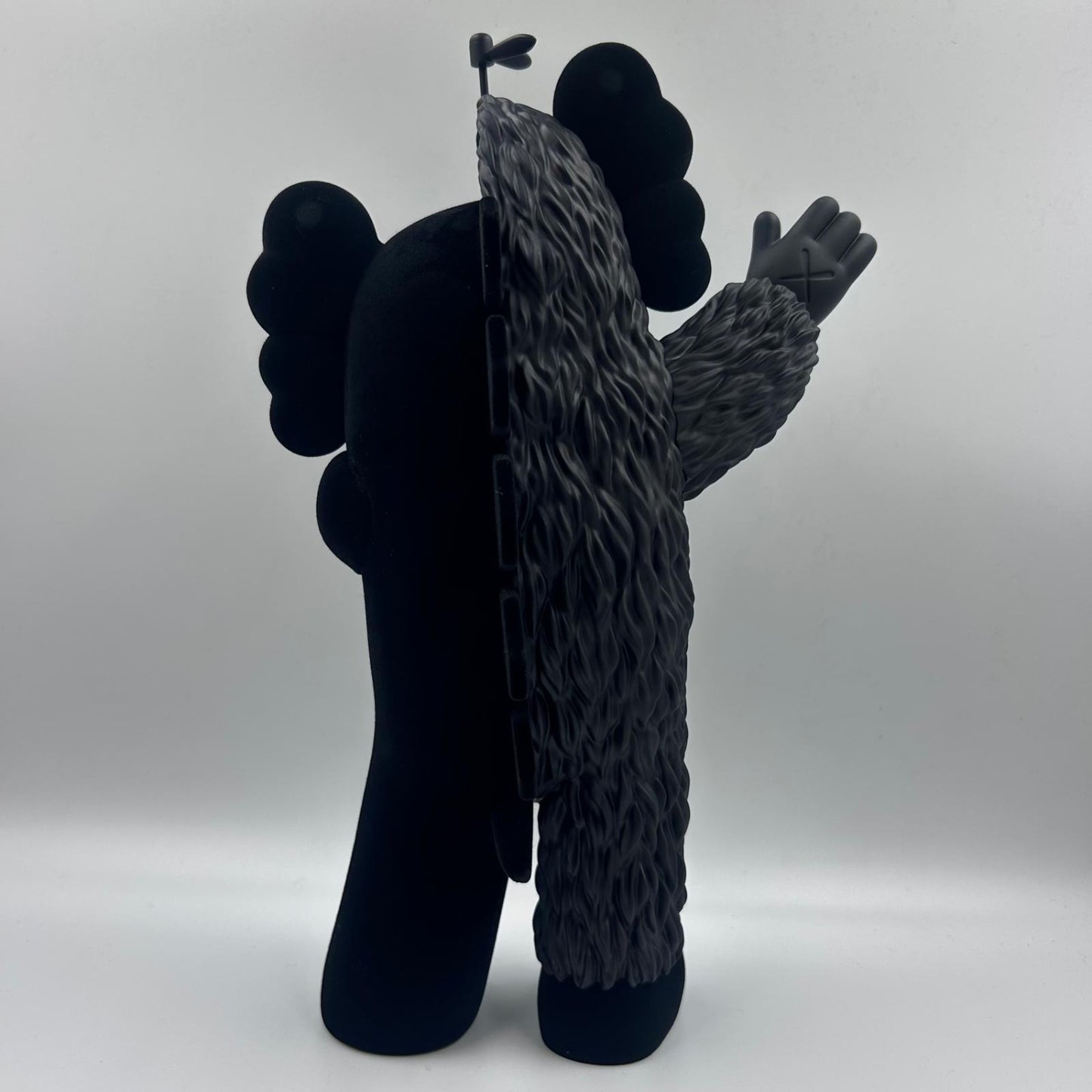 Kaws - Kachamukku (Black on Black)